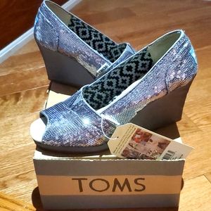 BNIB TOMS Sequin Pewter Wedge Heels